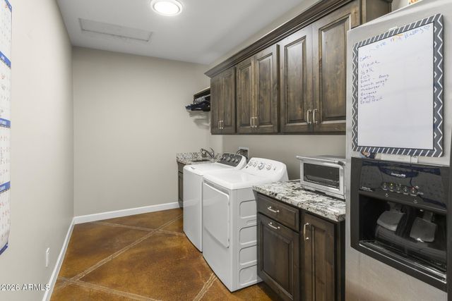 8416 W Sands Court W, Peoria, AZ 85383