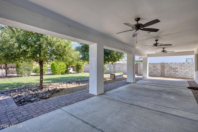 8416 W Sands Court W, Peoria, AZ 85383