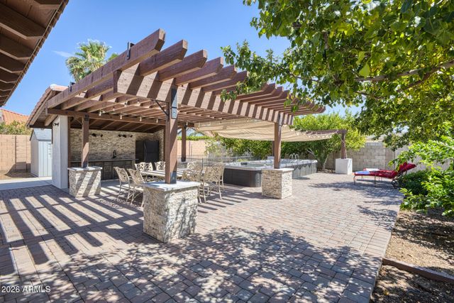 8416 W Sands Court W, Peoria, AZ 85383