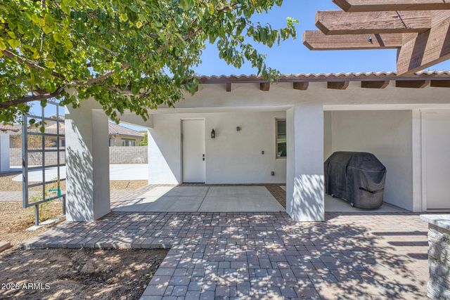 8416 W Sands Court W, Peoria, AZ 85383