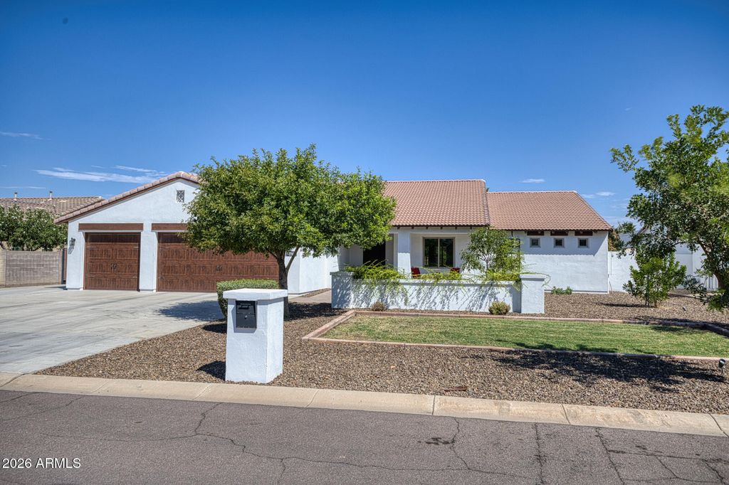 8416 W Sands Court W, Peoria, AZ 85383 — exterior