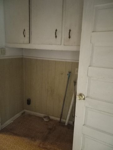 108 W Stroud Street, Frost, TX 76641