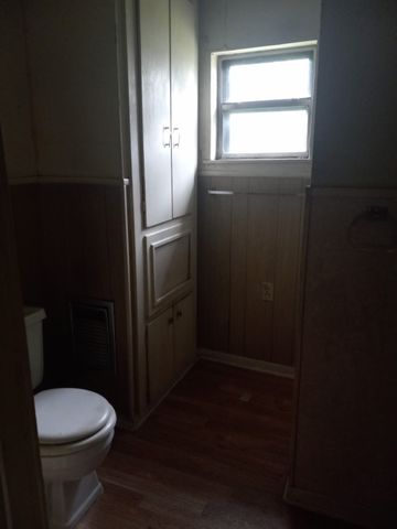108 W Stroud Street, Frost, TX 76641