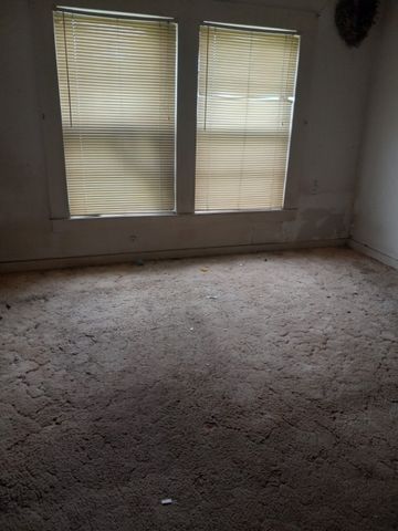 108 W Stroud Street, Frost, TX 76641