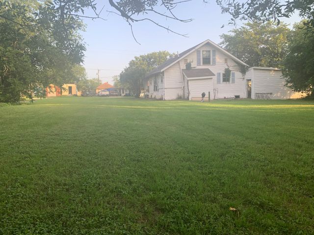 108 W Stroud Street, Frost, TX 76641