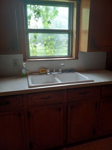 108 W Stroud Street, Frost, TX 76641