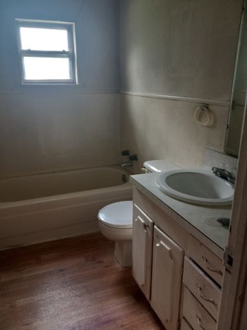 108 W Stroud Street, Frost, TX 76641