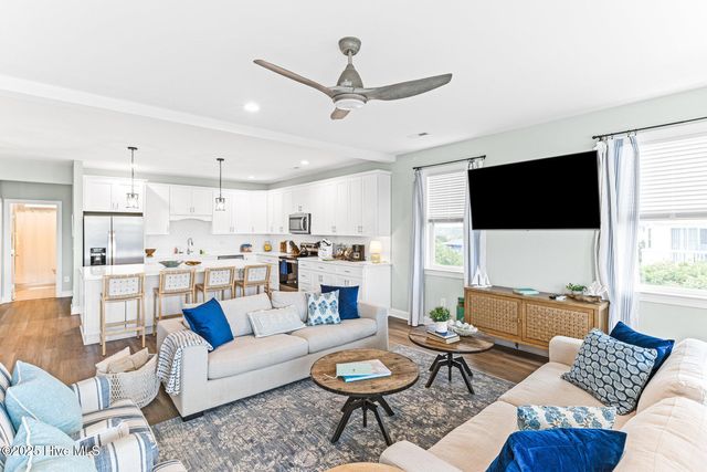 822 S Topsail Drive B, Surf City, NC 28445