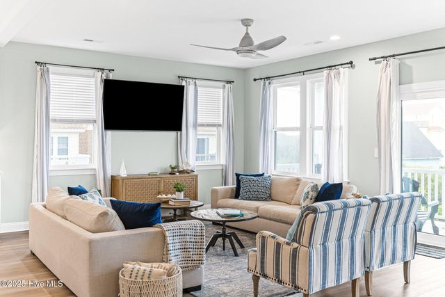 822 S Topsail Drive B, Surf City, NC 28445