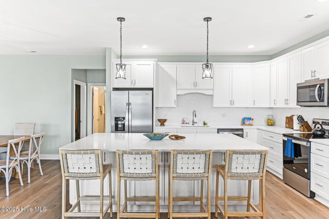 822 S Topsail Drive B, Surf City, NC 28445