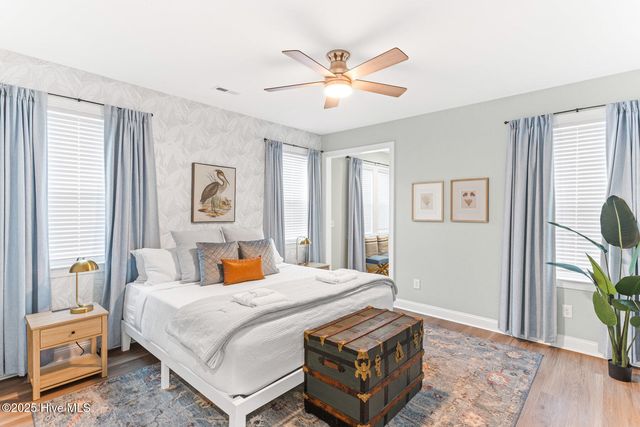 822 S Topsail Drive B, Surf City, NC 28445