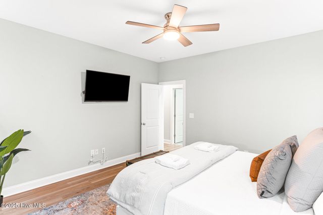 822 S Topsail Drive B, Surf City, NC 28445