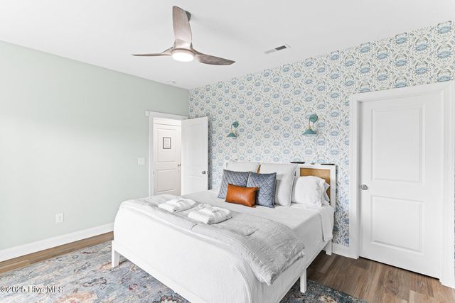 822 S Topsail Drive B, Surf City, NC 28445