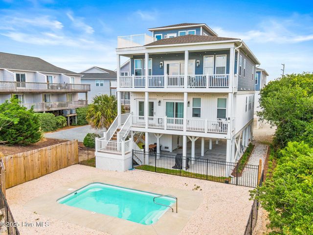 822 S Topsail Drive B, Surf City, NC 28445