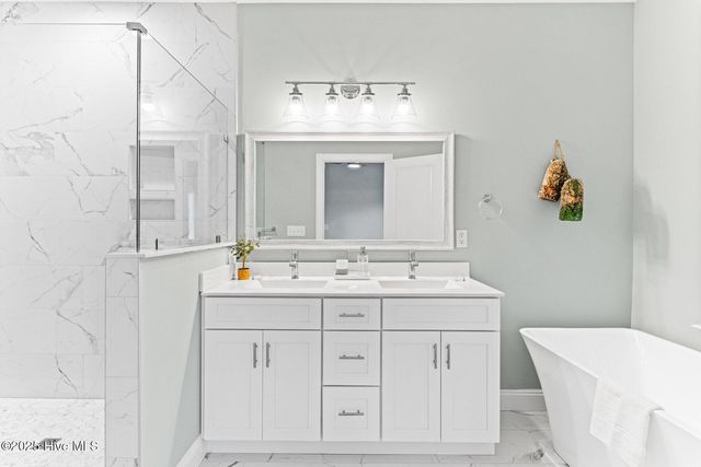 822 S Topsail Drive B, Surf City, NC 28445