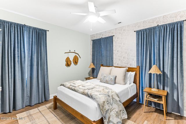 822 S Topsail Drive B, Surf City, NC 28445