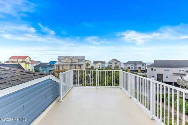 822 S Topsail Drive B, Surf City, NC 28445