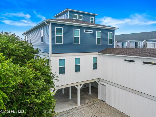 822 S Topsail Drive B, Surf City, NC 28445