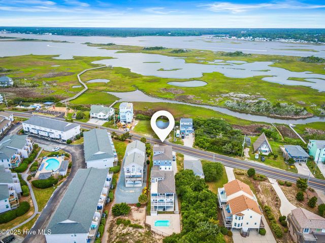 822 S Topsail Drive B, Surf City, NC 28445
