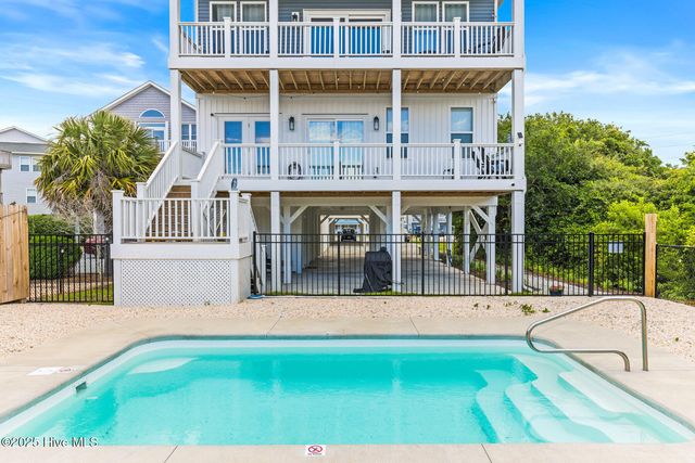 822 S Topsail Drive B, Surf City, NC 28445