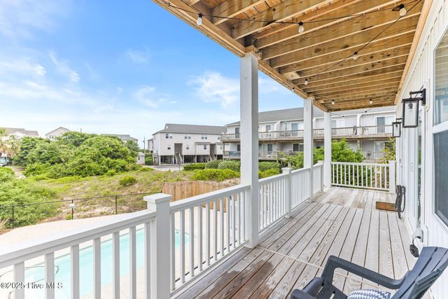 822 S Topsail Drive B, Surf City, NC 28445
