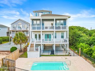822 S Topsail Drive B, Surf City, NC 28445