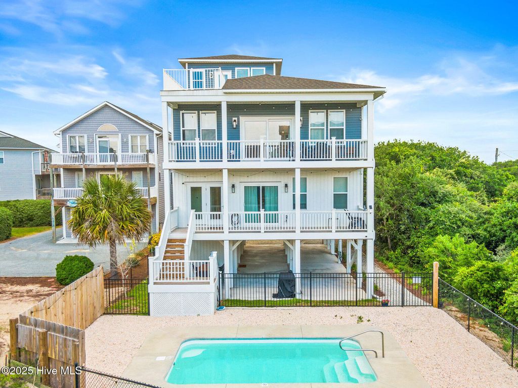 822 S Topsail Drive B, Surf City, NC 28445