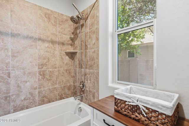 5504 W STRAIGHT ARROW Lane, Phoenix, AZ 85083