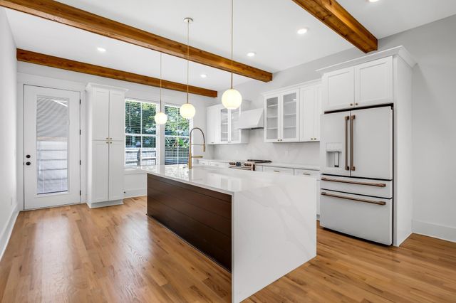 1902 12th Ave, N, Nashville, TN 37208