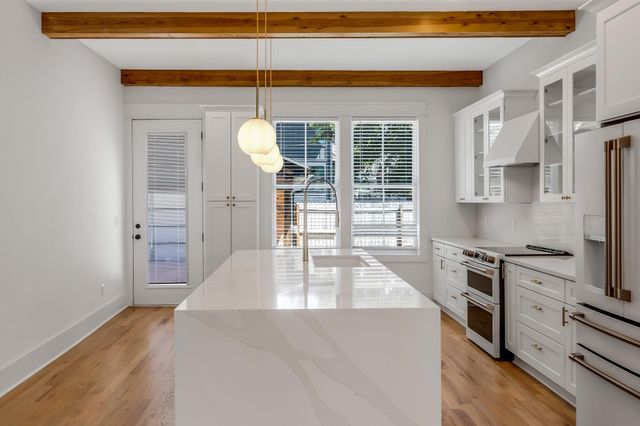 1902 12th Ave, N, Nashville, TN 37208