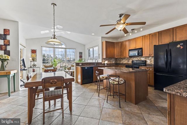 1868 ROBERTA DR, Chester, MD 21619