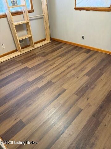 5505 Bruce Ave, Louisville, KY 40214