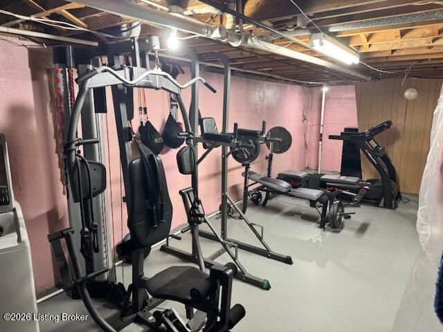 5505 Bruce Ave, Louisville, KY 40214