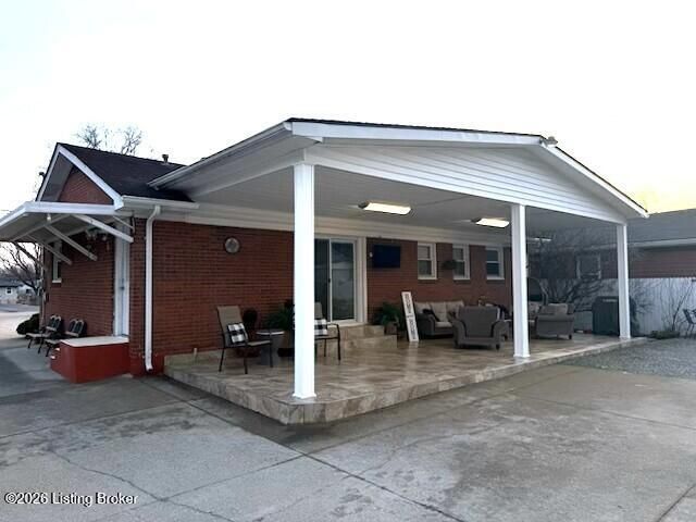 5505 Bruce Ave, Louisville, KY 40214