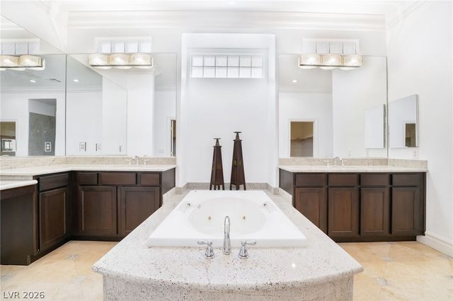 8242 Bella Veduta Avenue, Las Vegas, NV 89178