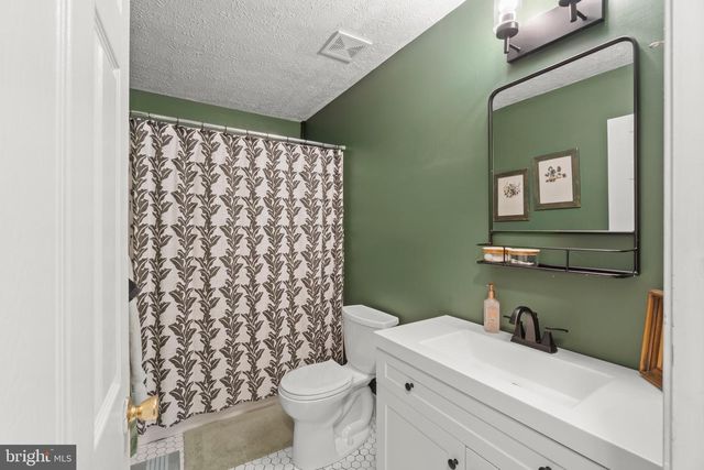 1005 ANDOVER CT, Marlton, NJ 08053