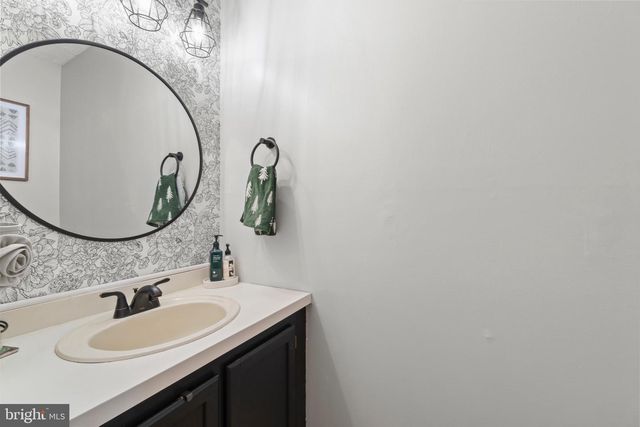 1005 ANDOVER CT, Marlton, NJ 08053