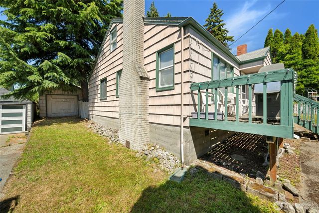 122 NW 103rd Street, Seattle, WA 98177