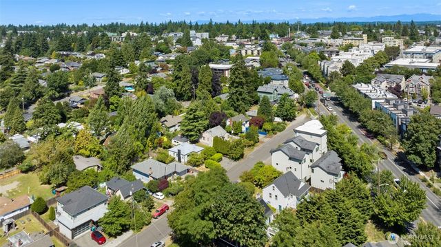 122 NW 103rd Street, Seattle, WA 98177