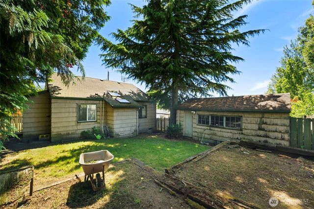 122 NW 103rd Street, Seattle, WA 98177