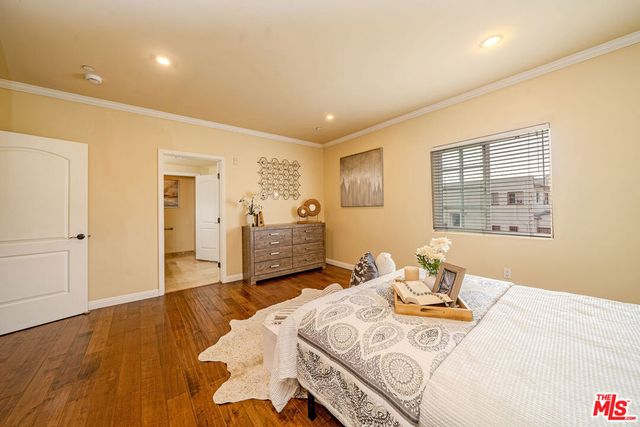 957 S Wilton Place 1, Los Angeles, CA 90019