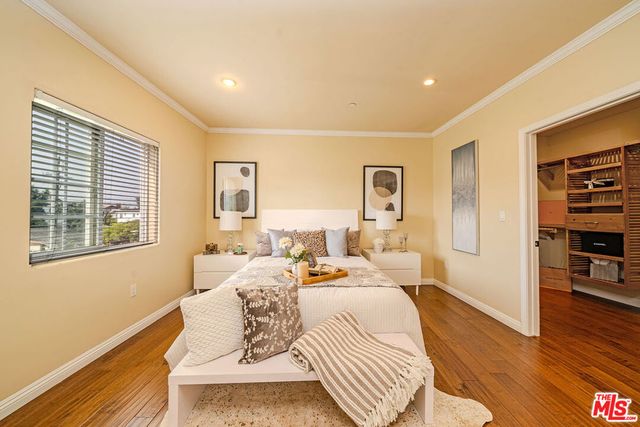 957 S Wilton Place 1, Los Angeles, CA 90019