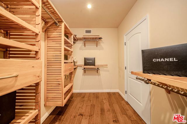 957 S Wilton Place 1, Los Angeles, CA 90019