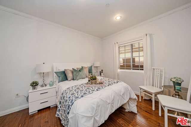 957 S Wilton Place 1, Los Angeles, CA 90019