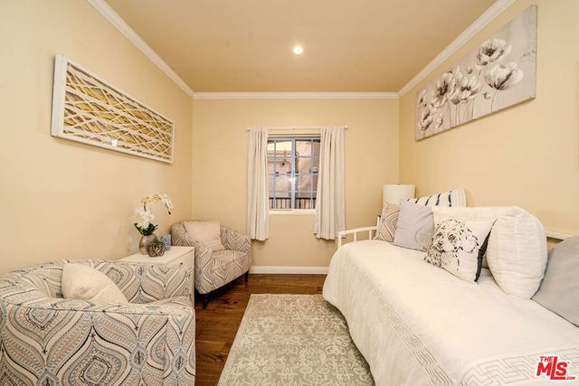 957 S Wilton Place 1, Los Angeles, CA 90019