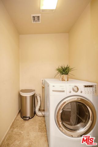 957 S Wilton Place 1, Los Angeles, CA 90019