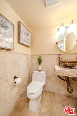 957 S Wilton Place 1, Los Angeles, CA 90019