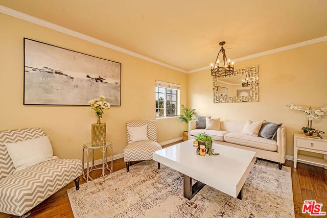 957 S Wilton Place 1, Los Angeles, CA 90019