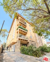 957 S Wilton Place 1, Los Angeles, CA 90019