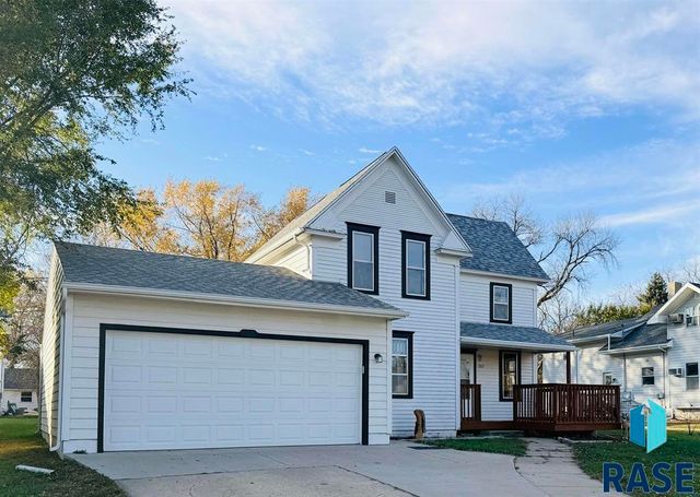 305 N Main St Street, Lennox, SD 57039